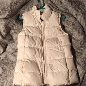 GAP white puffy vest size XS
